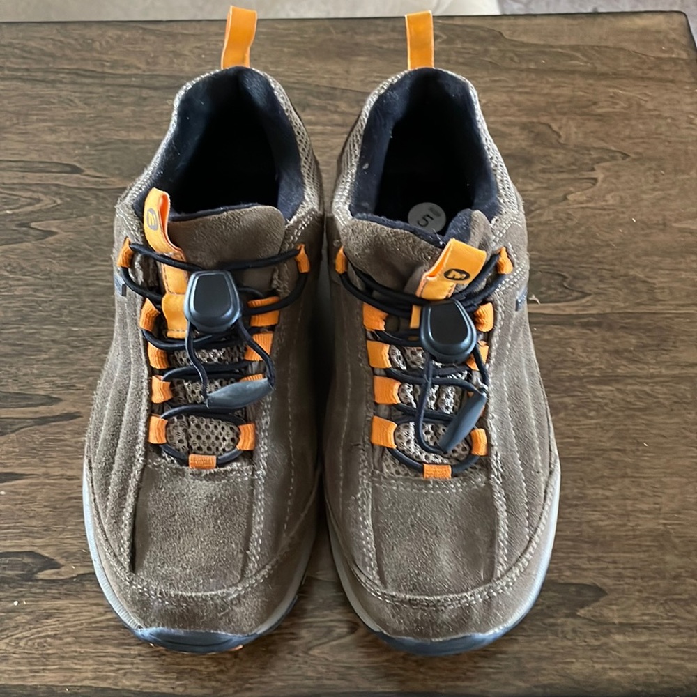 Merrill Shoes Used